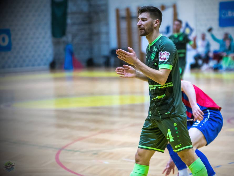 Omišani nisu htjeli staviti logo kladionice na dres. Kad su ipak pristali, dodali i svoje sponzore