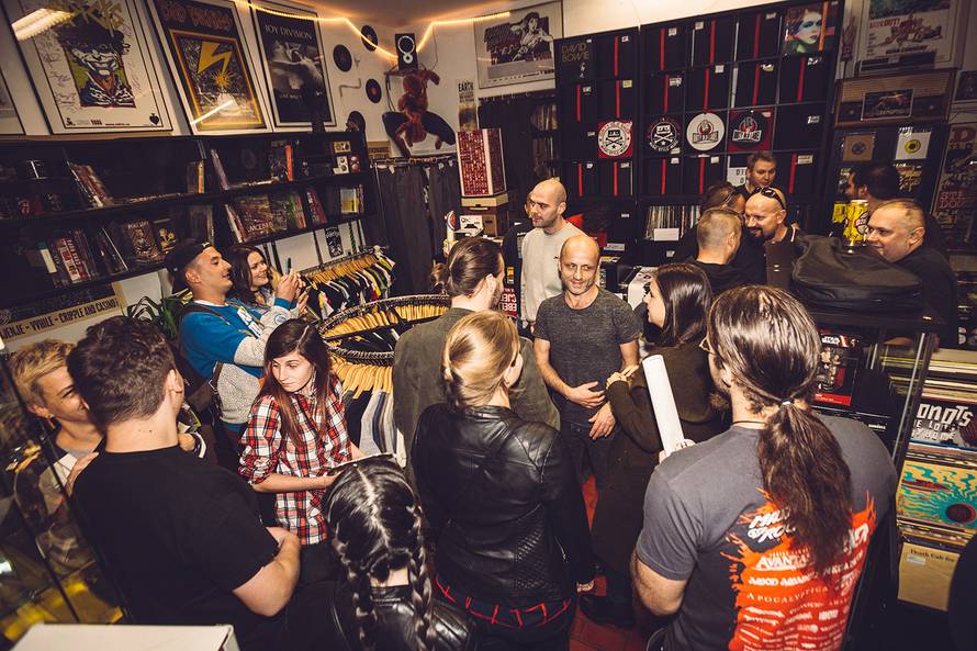 200 fanova Piva, Brkova i Šanka na kvartovskom tulumu