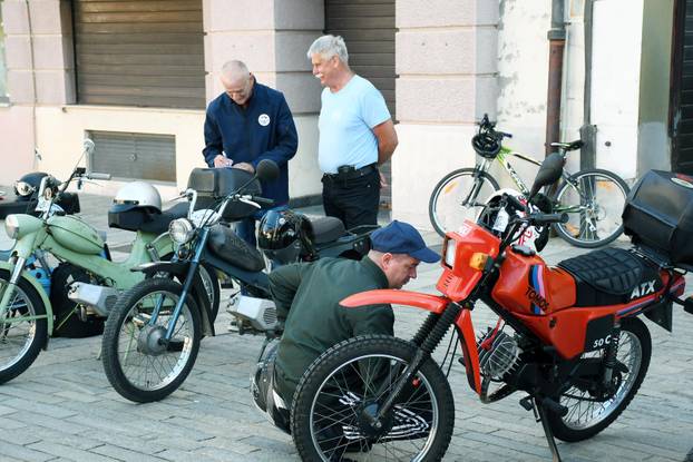 Sisak: Oldtimer klub Sisak organizirao 7. Tomos susret