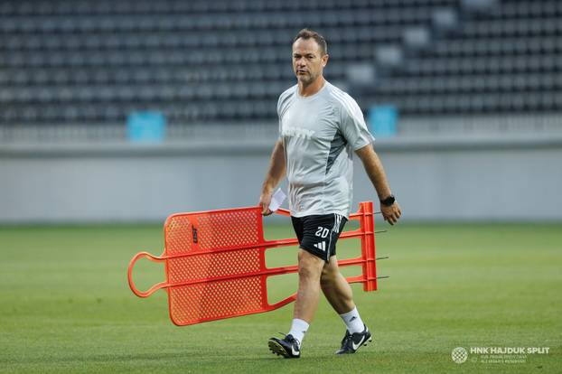 FOTO Hajdukovci odradili zadnji trening prije Zire. Maksimalan fokus, Hrgović čak stao i na gol