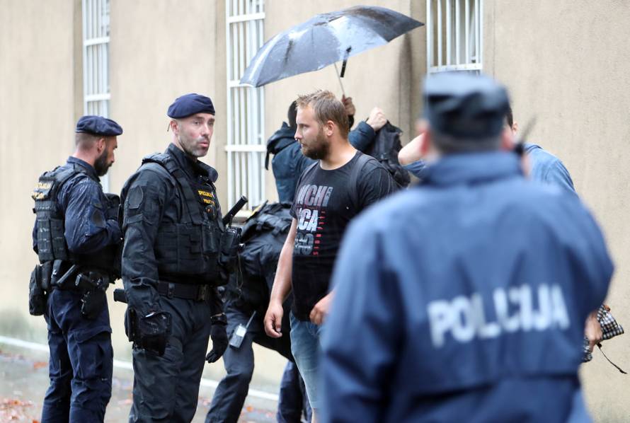 Zagreb: Uoči početka optužnog  vijeća za Marka Franciškovića, okupili su se njegovi istomišljenici  