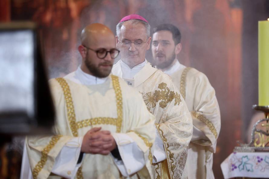 Zagreb: Misa polnoćka nakon pet godina slavi se u katedrali