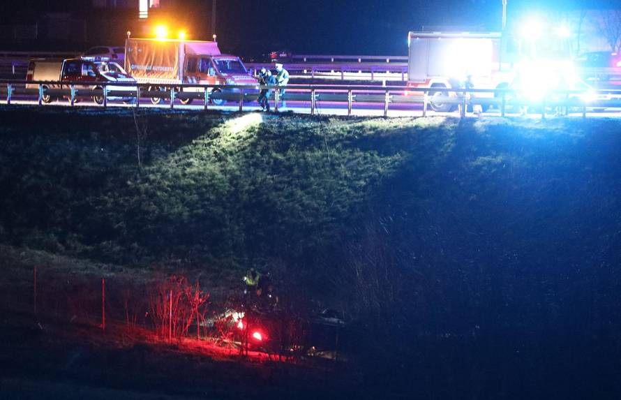 Stravična nesreća kod Sarajeva: Poginulo troje mladih, prijatelji plaču od tuge, jednom je pozlilo