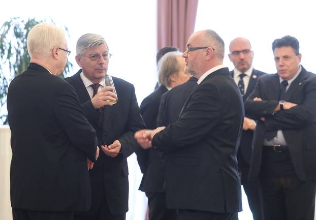Zagreb: Dolazak uzvanika za inauguraciju Zorana Milanovića