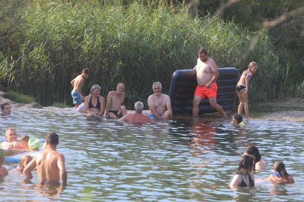 Osvježenje u rijeci Mrežnici