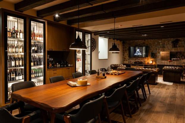 FOTO Ovako izgleda vila bivšeg potpredsjednika HDZ-a. Noćenje 1100 eura, ima bazen, saunu...