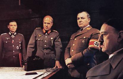 Doznavši da su Rusi već ušli u Berlin, Hitler je počeo jecati...