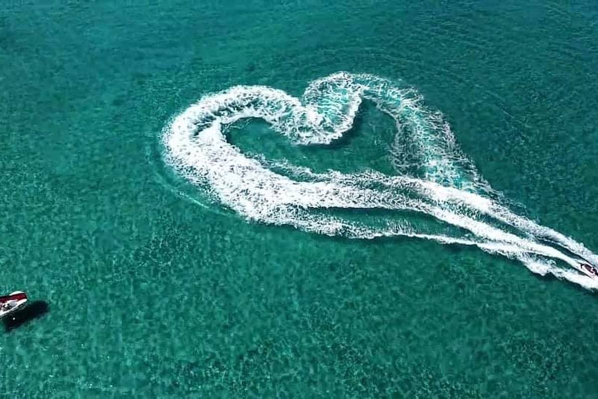Čudesna snimka kod Pakoštana: Jet-skijem iscrtao srce na pučini