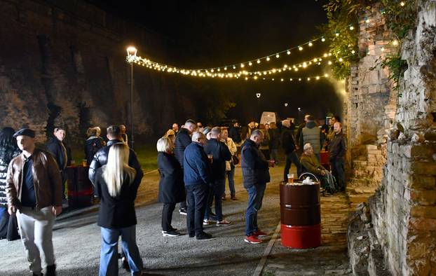 FOTO Tvrđava bila ispunjena pivom na još jednom izdanju Pivo festa u Slavonskom Brodu