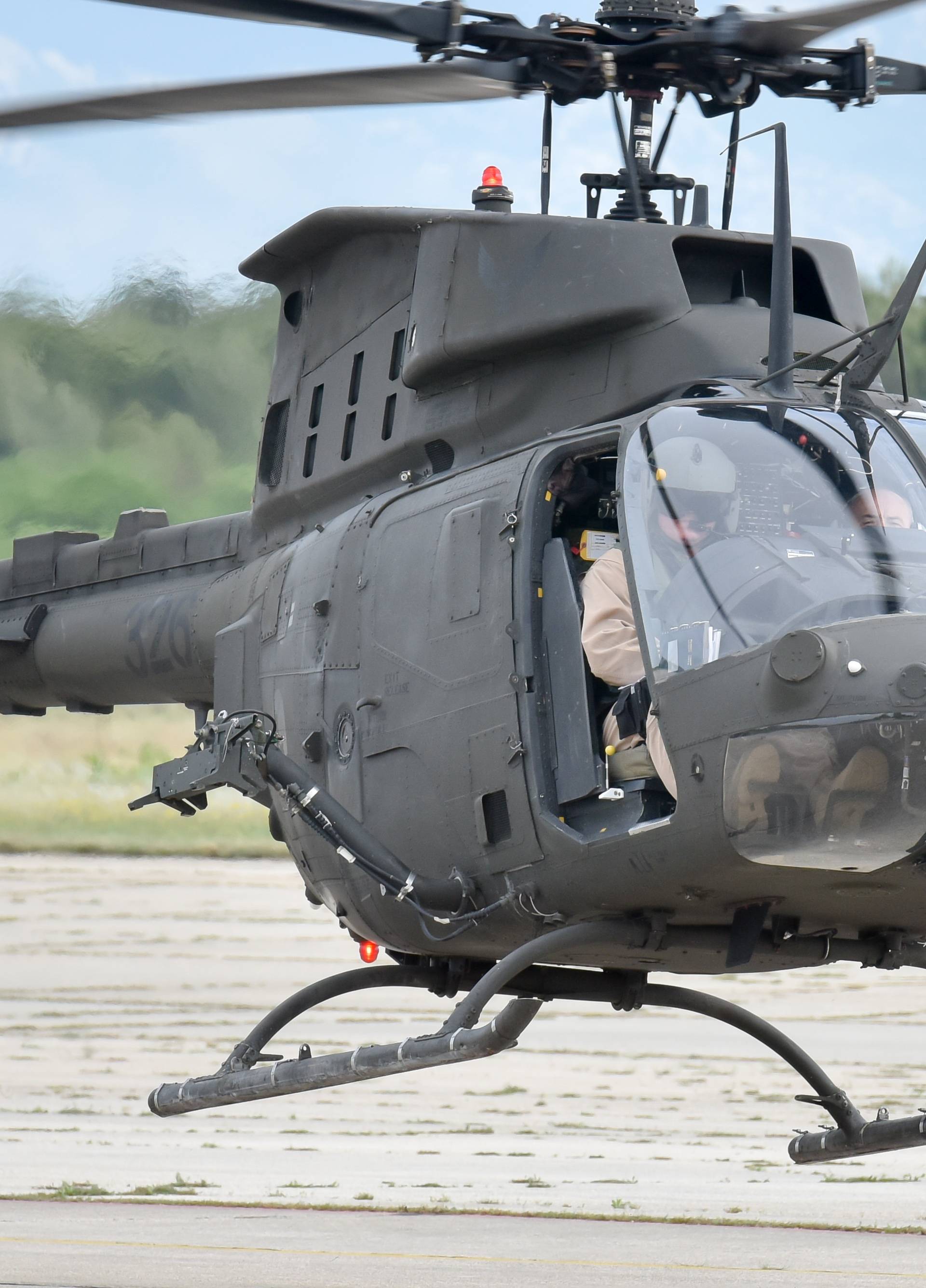 Kiowa helikopteri  u akciji: Prva bojna gađanja i raketiranja...