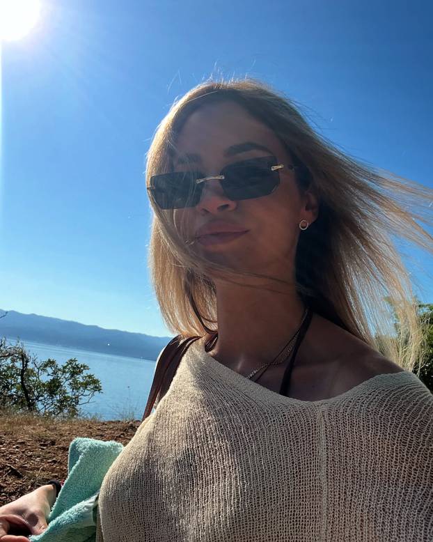 FOTO Ovo je djevojka koju ljubi Igor Kojić: Bila je na izboru za miss, pa je ušla u SDP...