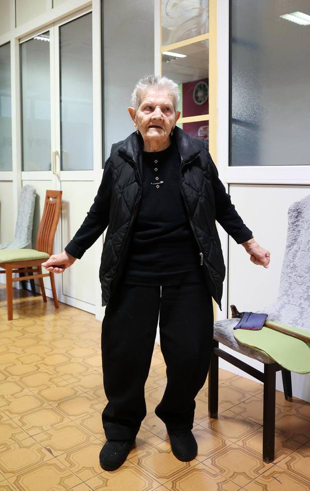 &Scaron;ibenik: U Cvjetnom domu Ljeposava Peri&scaron;i? proslavila 100. ro?endan