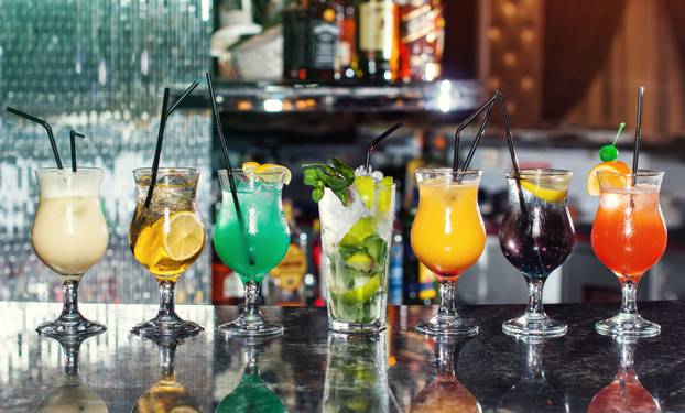 Set of classic alcohol cocktails, cocktails at the bar, alcoholic drinks, soft drinks, tasty cocktails