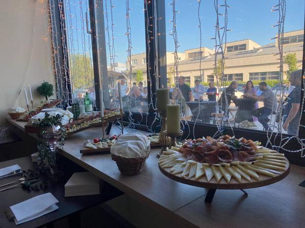 200 fotografija s izbora: Delirij u Splitu i Vukovaru,  velika fešta Rinčić i puse za Selak Raspudić