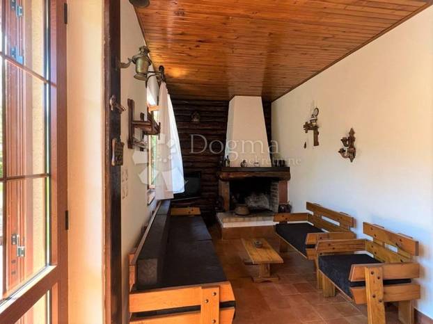 FOTO Kao iz starog romantičnog filma: Pogledajte ovu bajkovitu rustikalnu vilu u Labinu