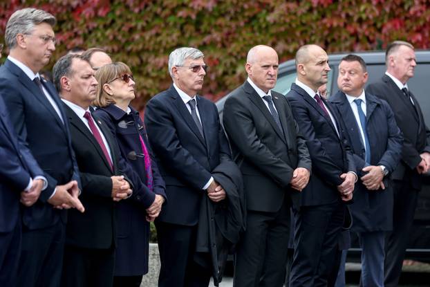 Posljednji ispraćaj Ante Ćorušića na Mirogoju