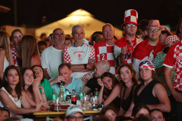 Split: Navijači prate utakmicu Hrvatske i Gane