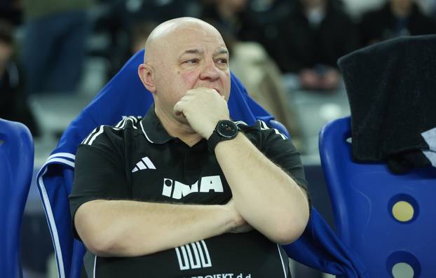 Zagreb: Zagrijavanje igrača uoči početka utakmice RK Zagreb i Paris Saint-Germain