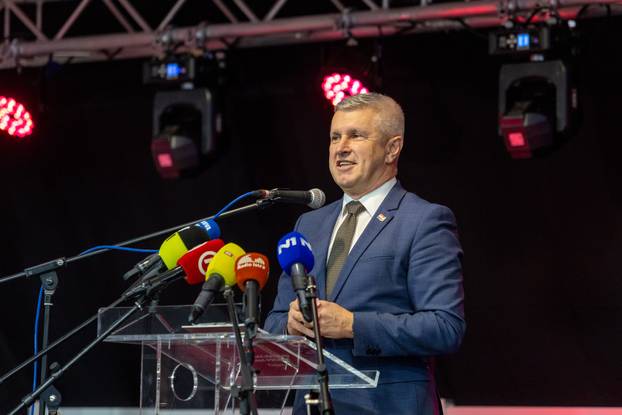 Otvoren 17. Internacionalni sajam pršuta u Tinjanu