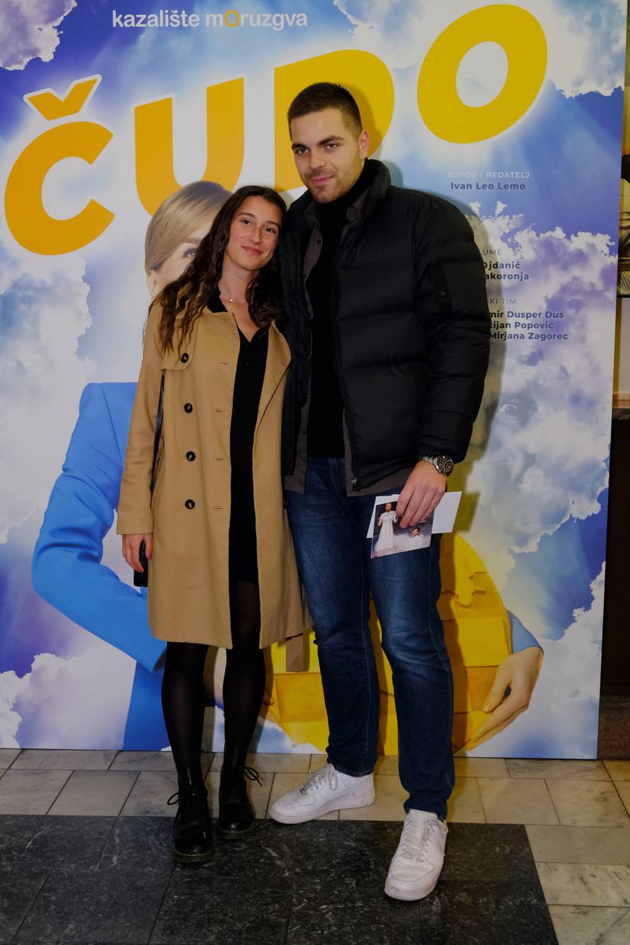Zagreb: Poznati na premijeri predstave "Čudo"