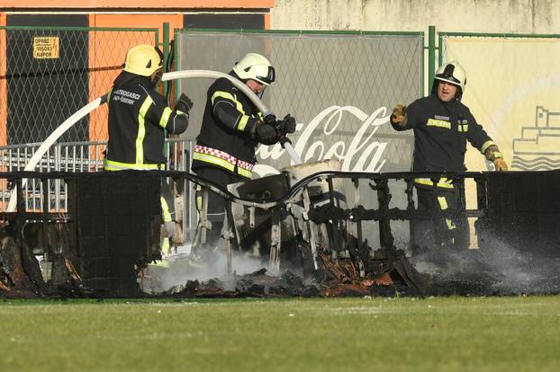 &Scaron;ibenik: Utakmica prekinuta uslijed zapaljene ograde, ga&scaron;enje u tijeku