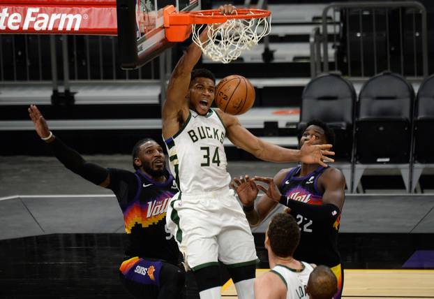 NBA: Milwaukee Bucks at Phoenix Suns