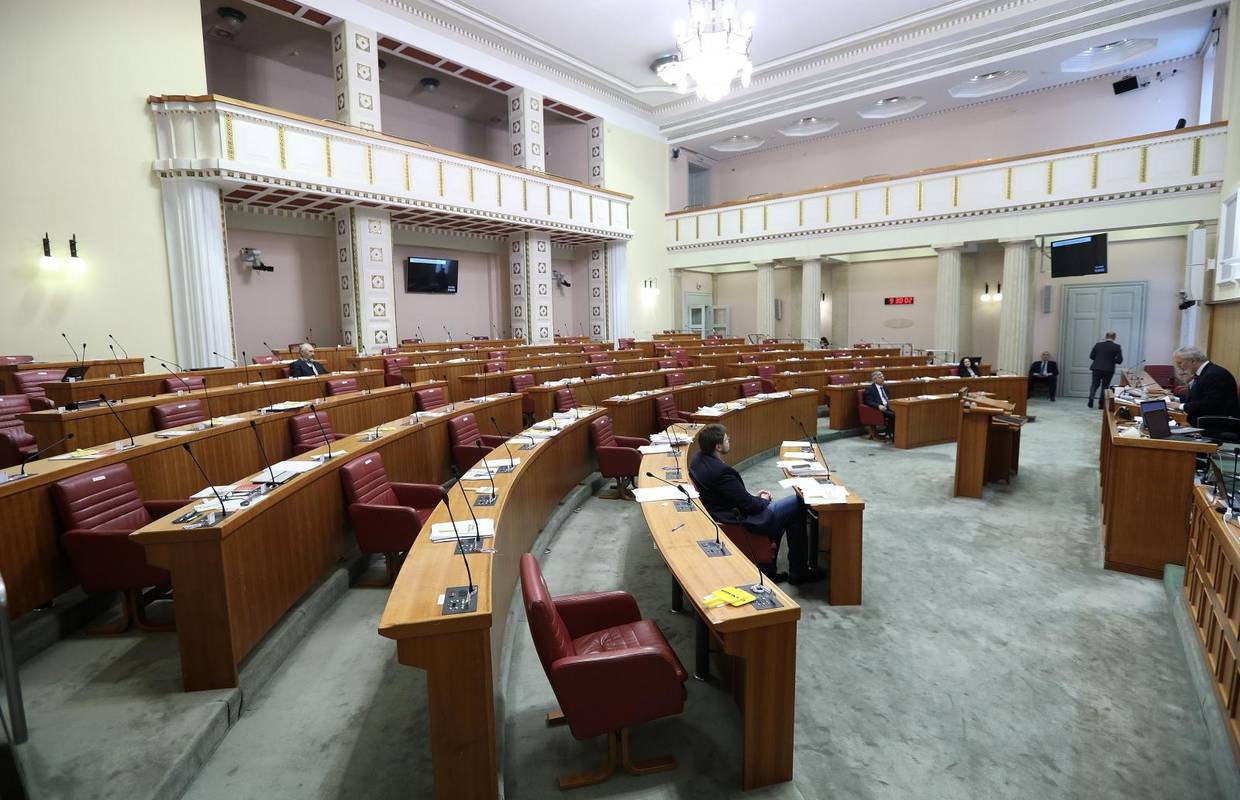 Dobra strana korone: Zastupnici su manje trošili na zrakoplovne karte i na hotelski smještaj