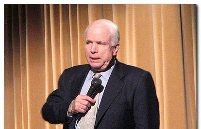 Senator McCain zapjevao: 'Bombardirajte Iran!'