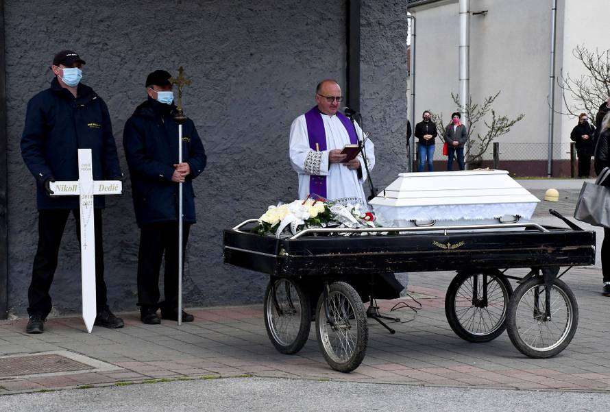 Dječak iz Zagreba napisao je dirljivo pismo umrloj curici: 'Da si barem bila moja sestra...'