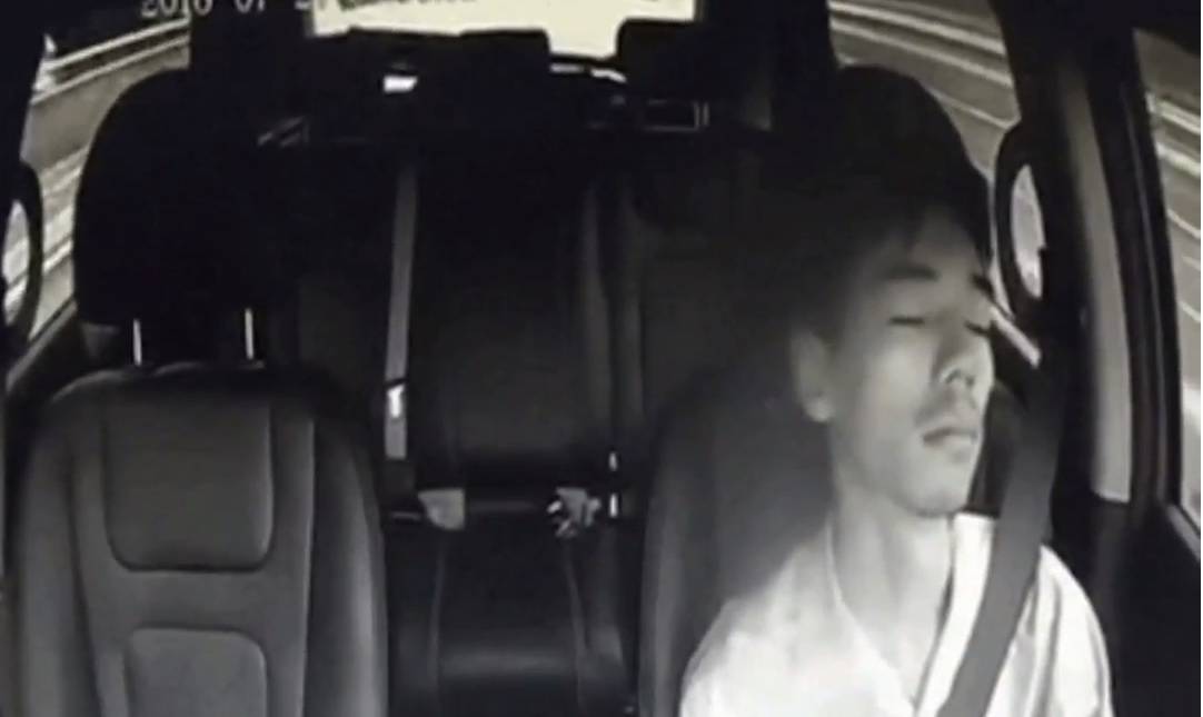 Taksist je zaspao za volanom: Nije poginuo, ali je skupo platio