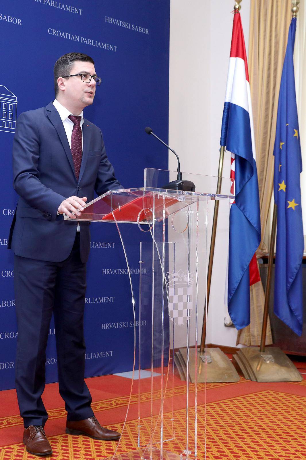 Zagreb: SDP-ov zzastupnik Domagoj Hajduković govorio na konferenciji za medije