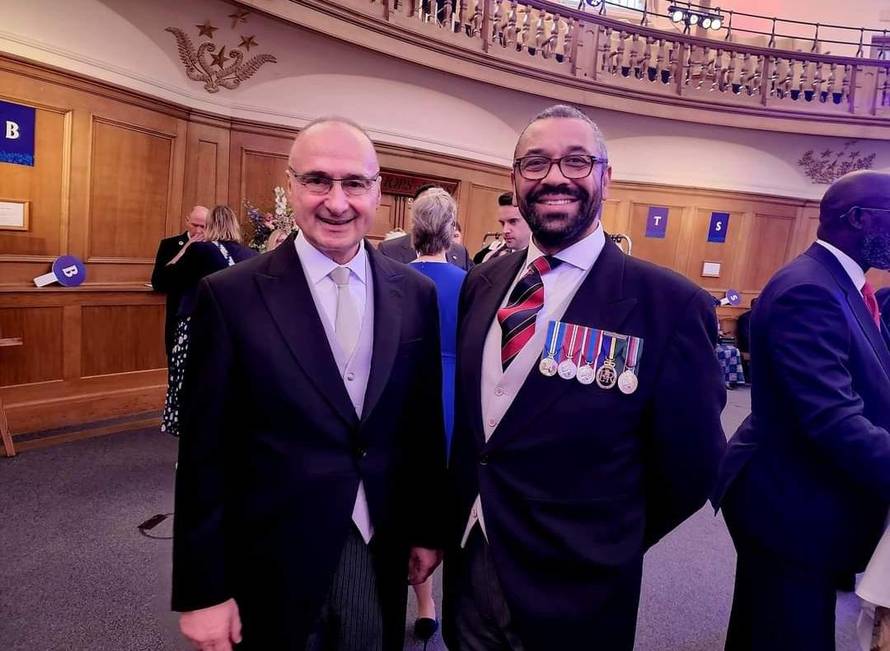 Grlić Radman na krunidbi kralja Charlesa III. pozirao uz Macrona i Brigitte, prvu damu Francuske