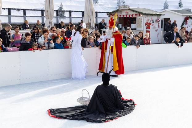 Pula: Sveti Nikola stigao je u  Arenu