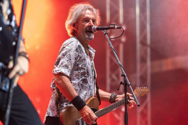 Pula: Parni valjak održao koncert u prepunoj Areni 