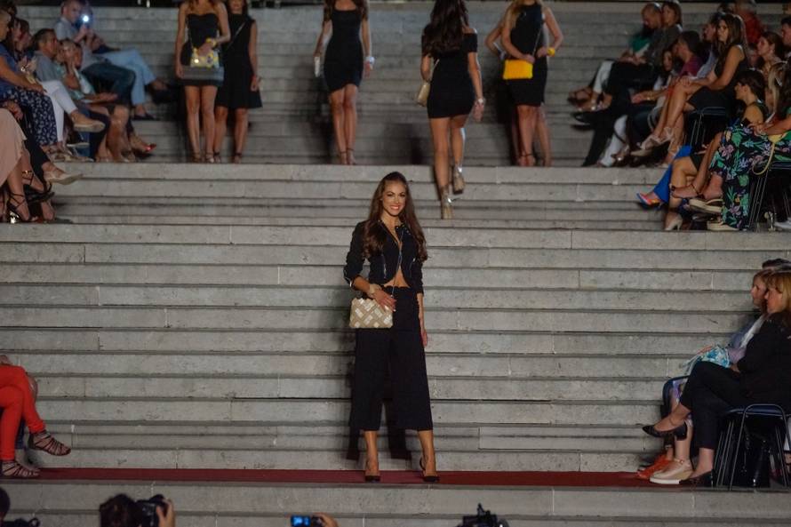 U centru grada: Modni spektakl privukao brojna poznata lica