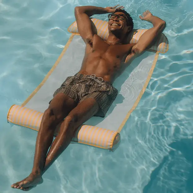 FOTO Tko još jaše flamingose? ‘Konektori' su novi hit na plaži!