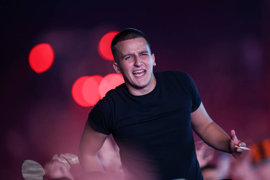 Obožavatelji na velikom koncertu Marka Perkovića Thompsona u Sinju