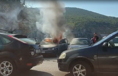 Vatra gutala automobil kod Dubrovnika: 'Građani su brzom reakcijom spriječili širenje'