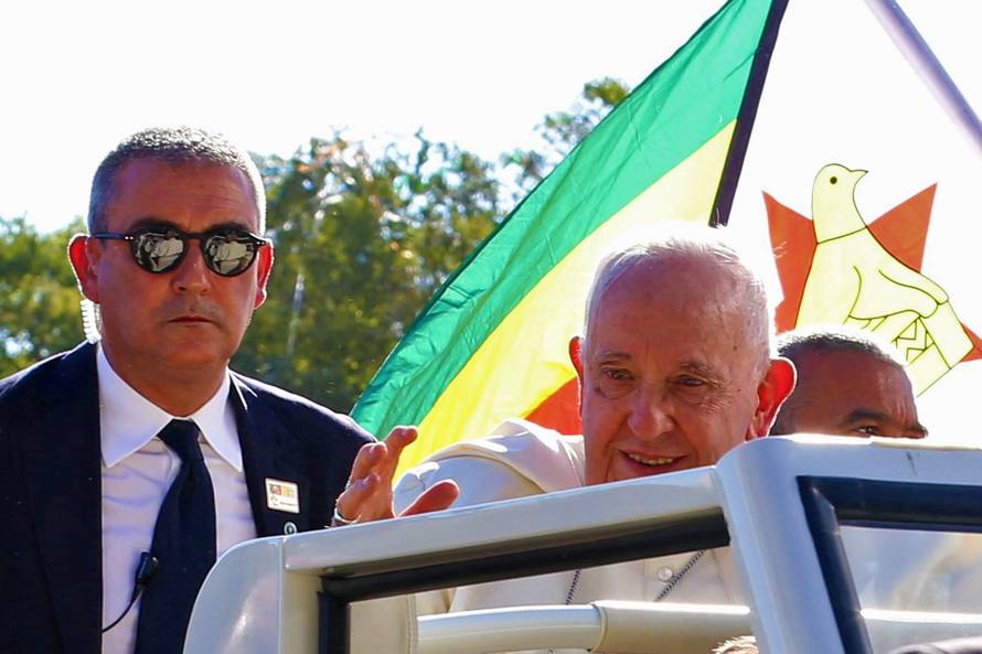 PORTUGAL - POPE FRANCIS PRESIDING OVER THE STATIONS OF THE CROSS CEREMONY  WITH YOUTH PEOPLE IN EDWARD VII IN LISBON  - 2023/8/4