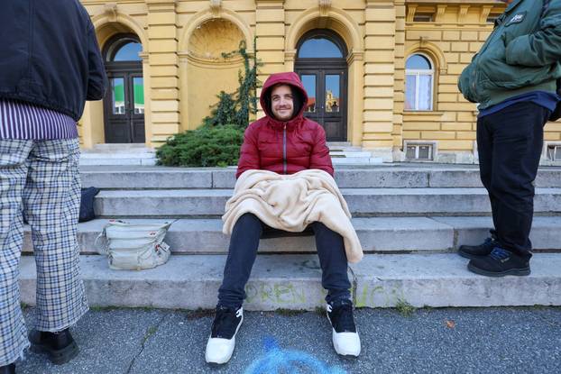 Zagreb: Tradicionalno veliki red za ovogodišnje ulaznice za balet Orašar u HNK