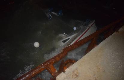 Stravična oluja poharala Grčku, dvoje ljudi utopilo se u  čamcu
