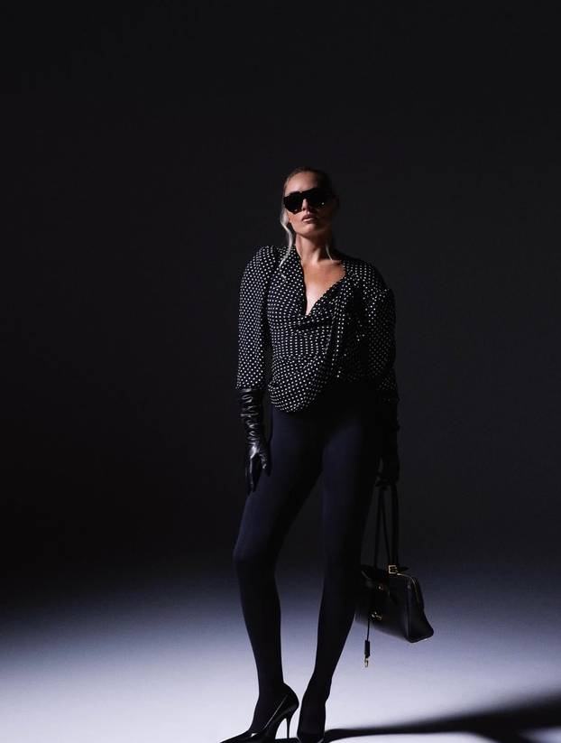 Skijaška Sharon Stone rado pozira bez gaćica i grudnjaka. Sad ide po nemogući pothvat