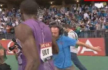 Prebrz je: Kamerman pao trčeći za Usainom Boltom