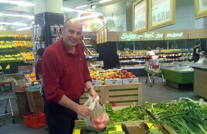 Agim Čeku kupovao rajčice i luk u Intersparu u Zadru