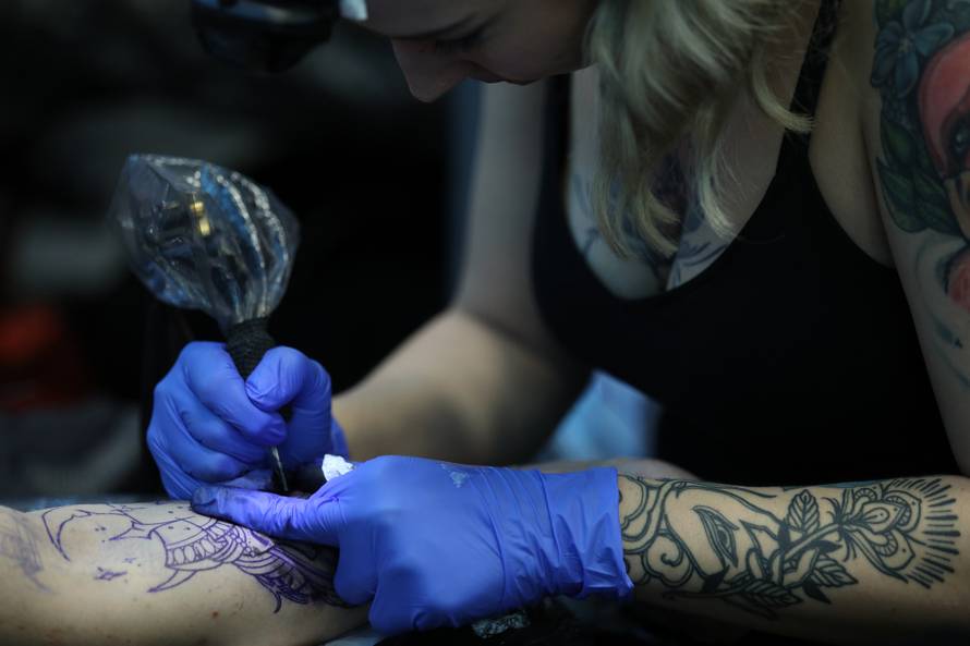 Bore se za najbolju tetovažu: 'Žene daleko bolje podnose bol'