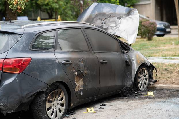 Zagreb: Usred noći izgorio automobil