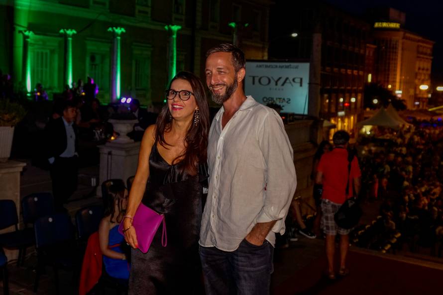 U centru grada: Modni spektakl privukao brojna poznata lica