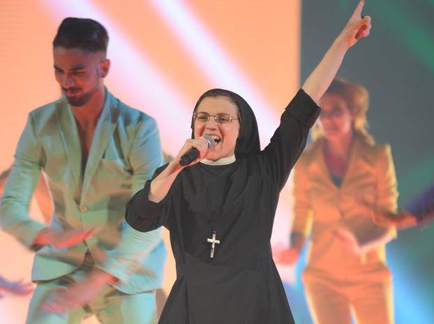 Milano, Prima puntata in diretta di "The Voice of Italy" - Suor Cristina