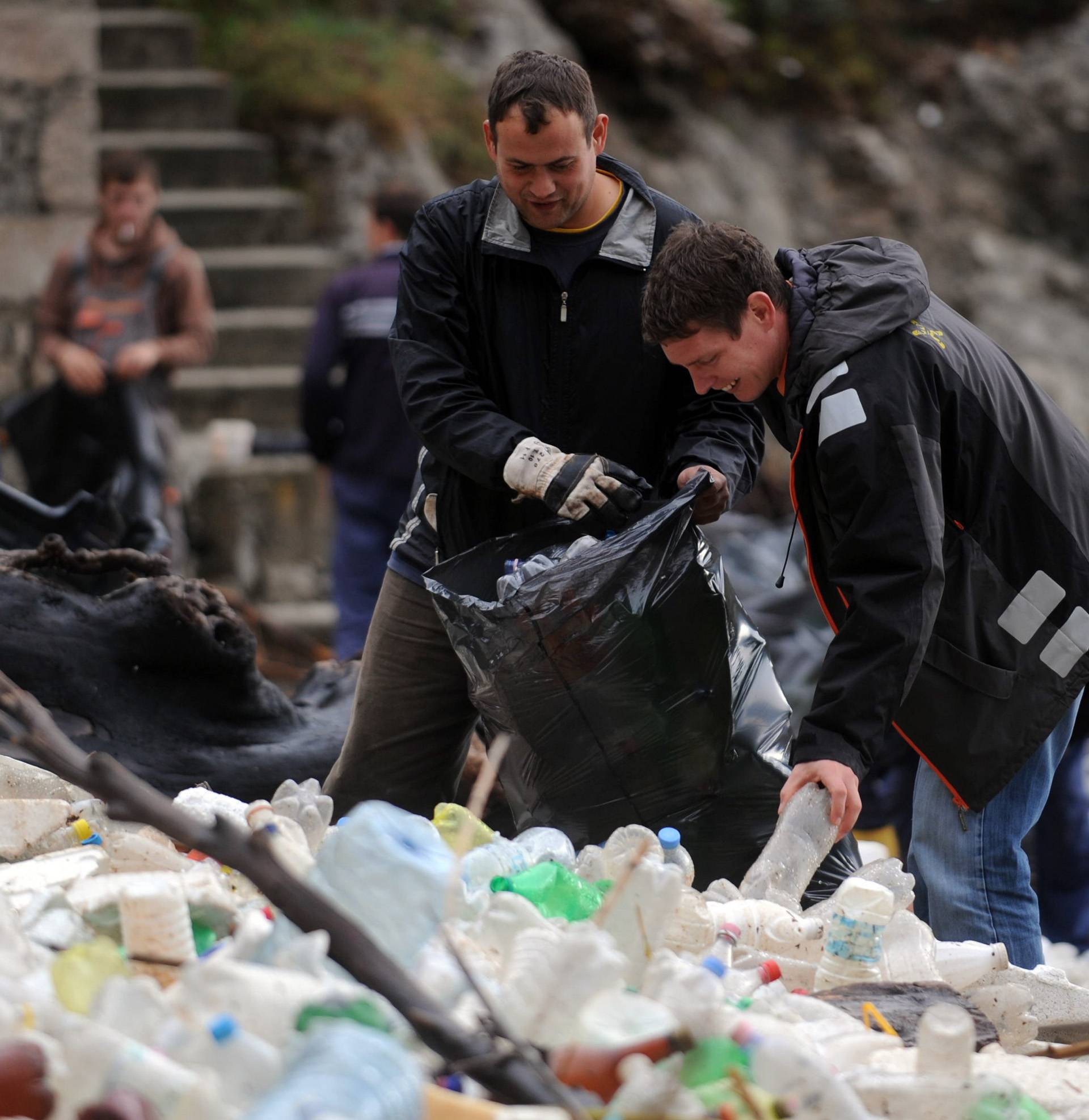 Naše plaže prije i poslije jakog juga: Guše se u smeću i plastici