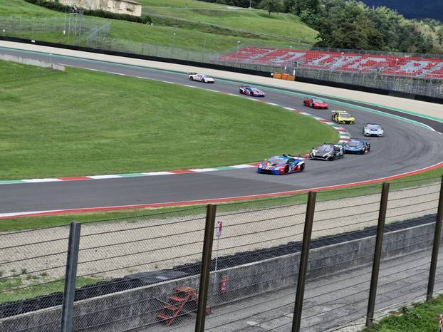 FOTO 24sata na utrci u Italiji. Pogledajte spektakl s hrvatskim vozačem za volanom Huracana